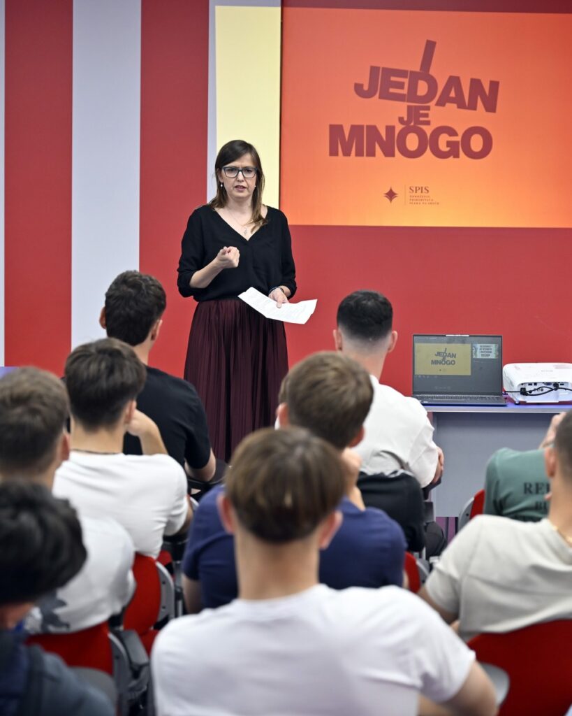 B92: Mozzart uz projekat „I jedan je mnogo“: Prevencija počinje pre nego što problem nastane